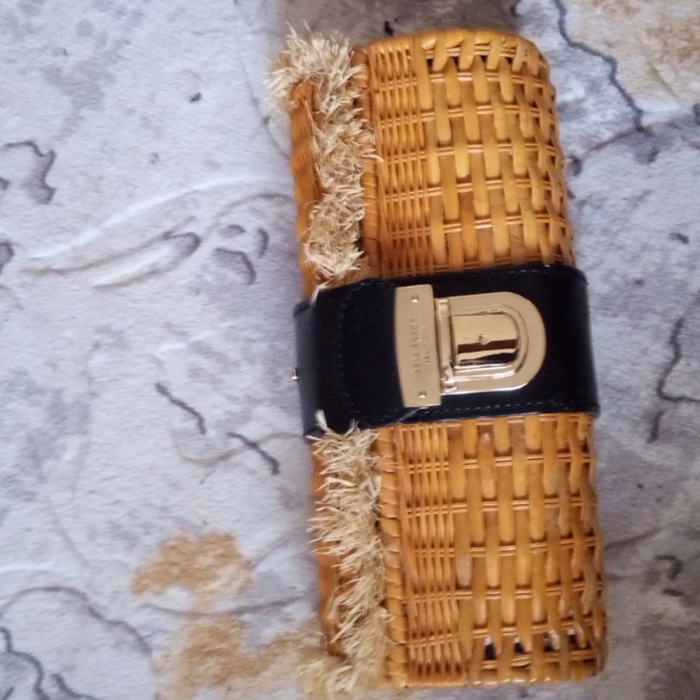 Clutch - Picture 3 of 3